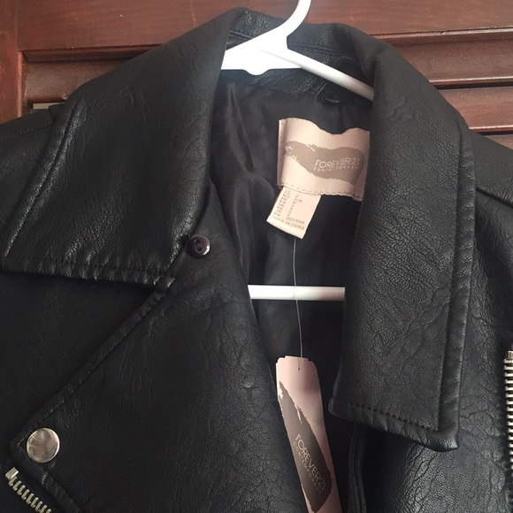 NEW NEVER WORN F21 LEATHER JACKET Size S - Picture 3 of 4